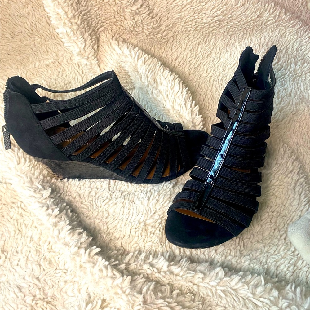 Sexy sandals for like on the “wedge”.